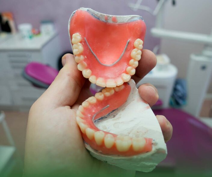 Dantų protezavimo paslauga